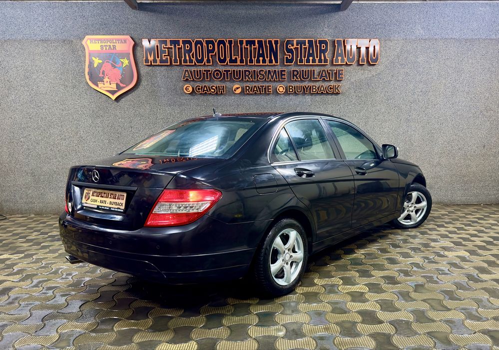 Mercedes-Benz C220  GARANTIE •Rate Fixe - Avans O%