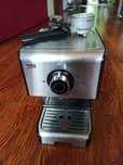 Espressor manual Beko, 1200 W+râșniță electrică (cadou)