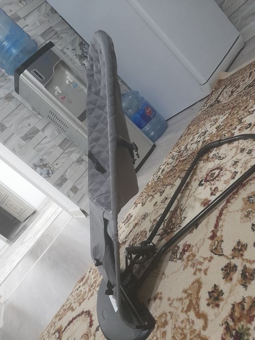 Шезлонг продаеться