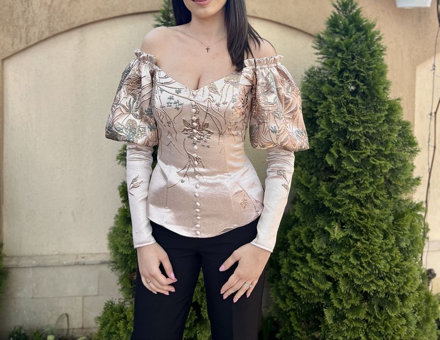 Corset din brocard