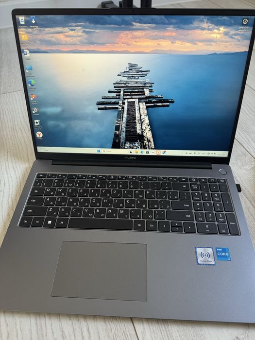 Оте жаксы хобби ноутбук сатылады багасы арзан багада берем 170.000 тг