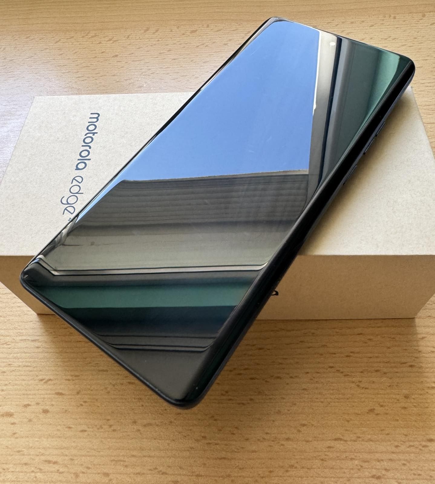 Motorola EDGE 40