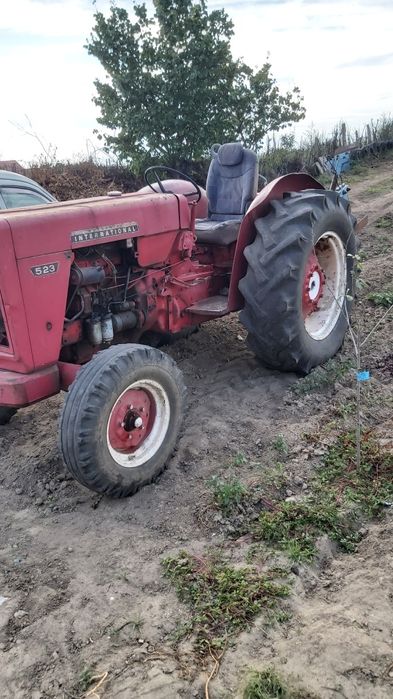 Vind tractor casee internațional de 55cai