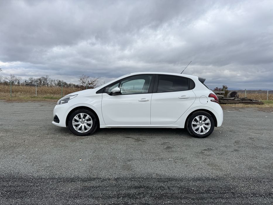 Peugeot 208 an 2018 stare impecabila