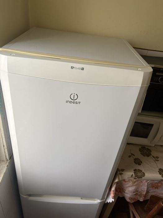 Продавам хладилник