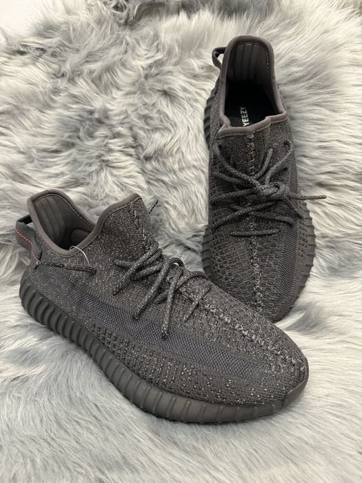 36-46 Yeezy 350 v2 Black Reflective