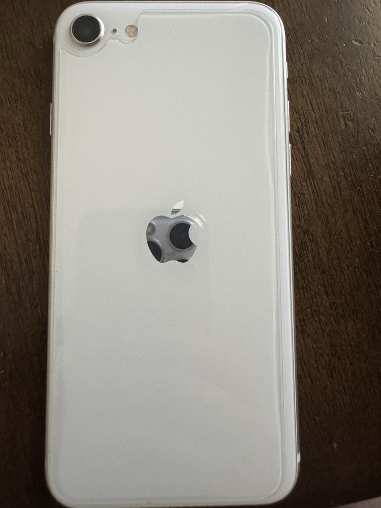 iPhone SE 2022 white