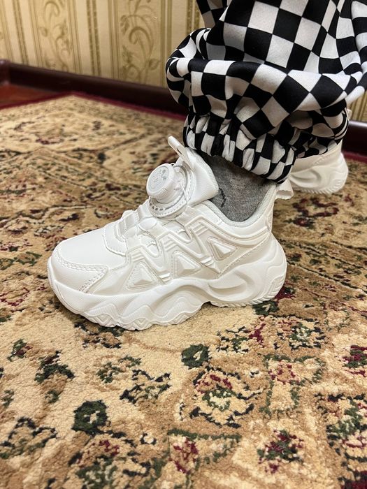 Кроссовки детские производство Китай