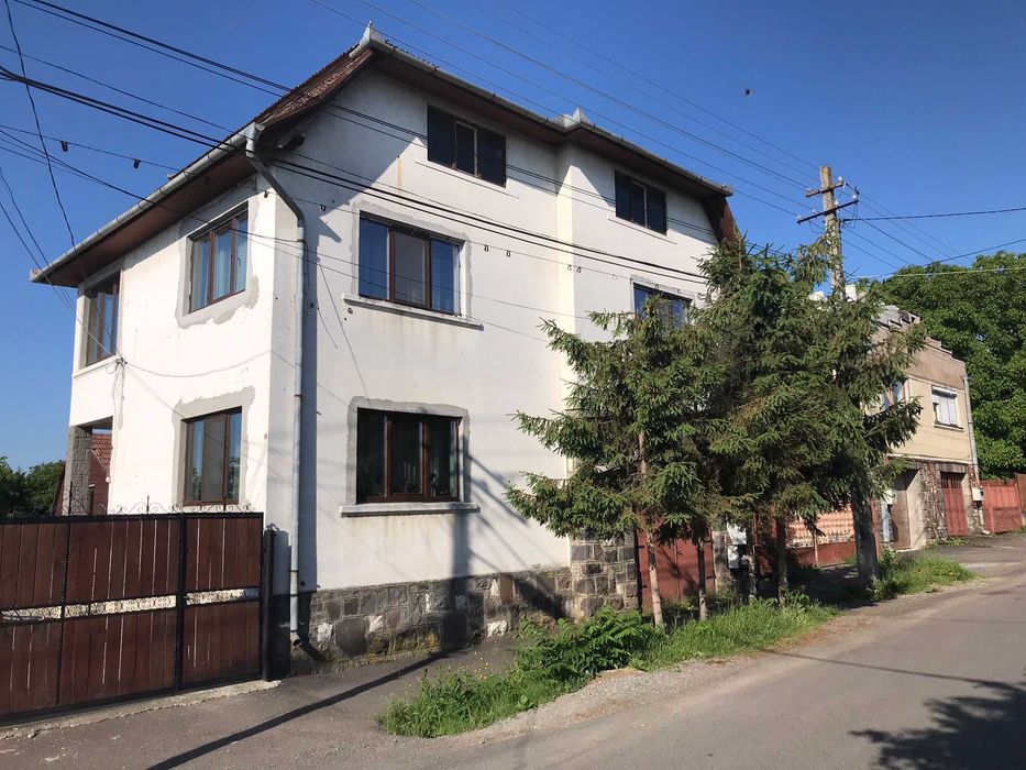 Vand sau schimb casa 4 camere cu teren 2600 mp, Reghin, Mures