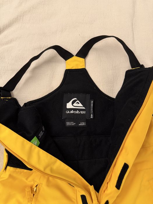 Прдавам ски екип Quiksilver 6-7 годишни