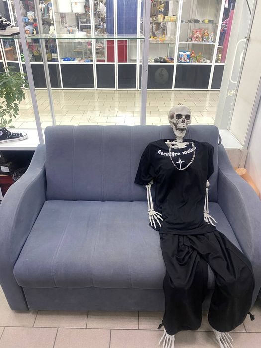 продам диван в нормальном состоянии