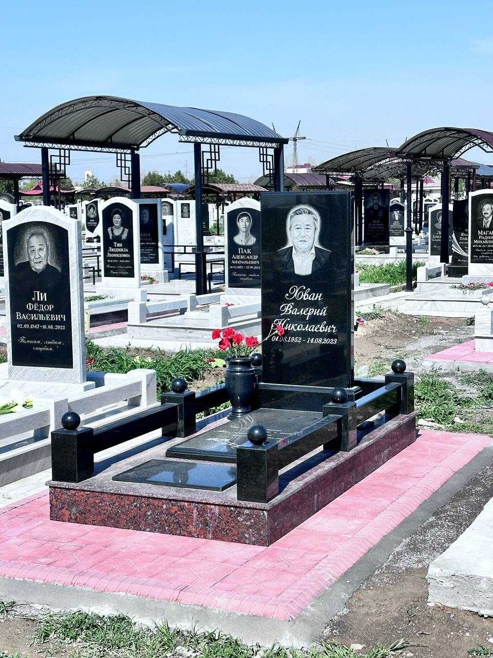 Корейские памятники из черного гранита и мрамора