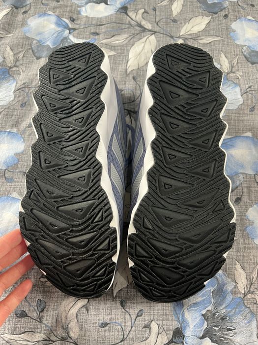 Adidas Нови маратонки с етикетите