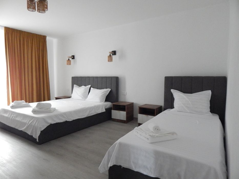 Închiriez camere cu regim hotelier