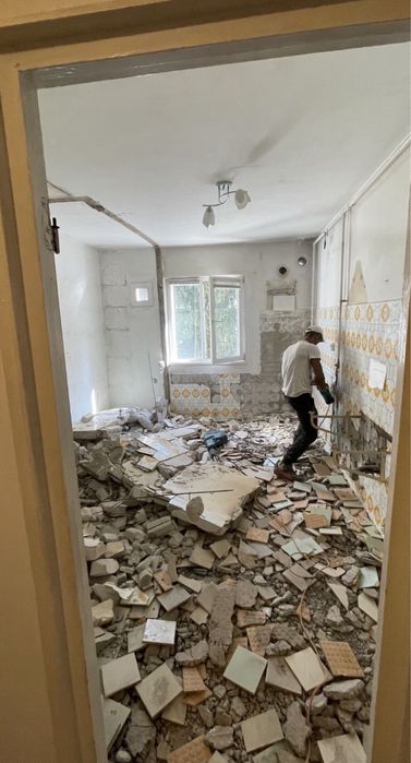 Demolari interioare si exterioare/Decopertat gresie & faianta