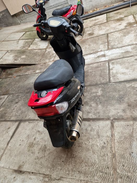 Vand scutere si biciclete!