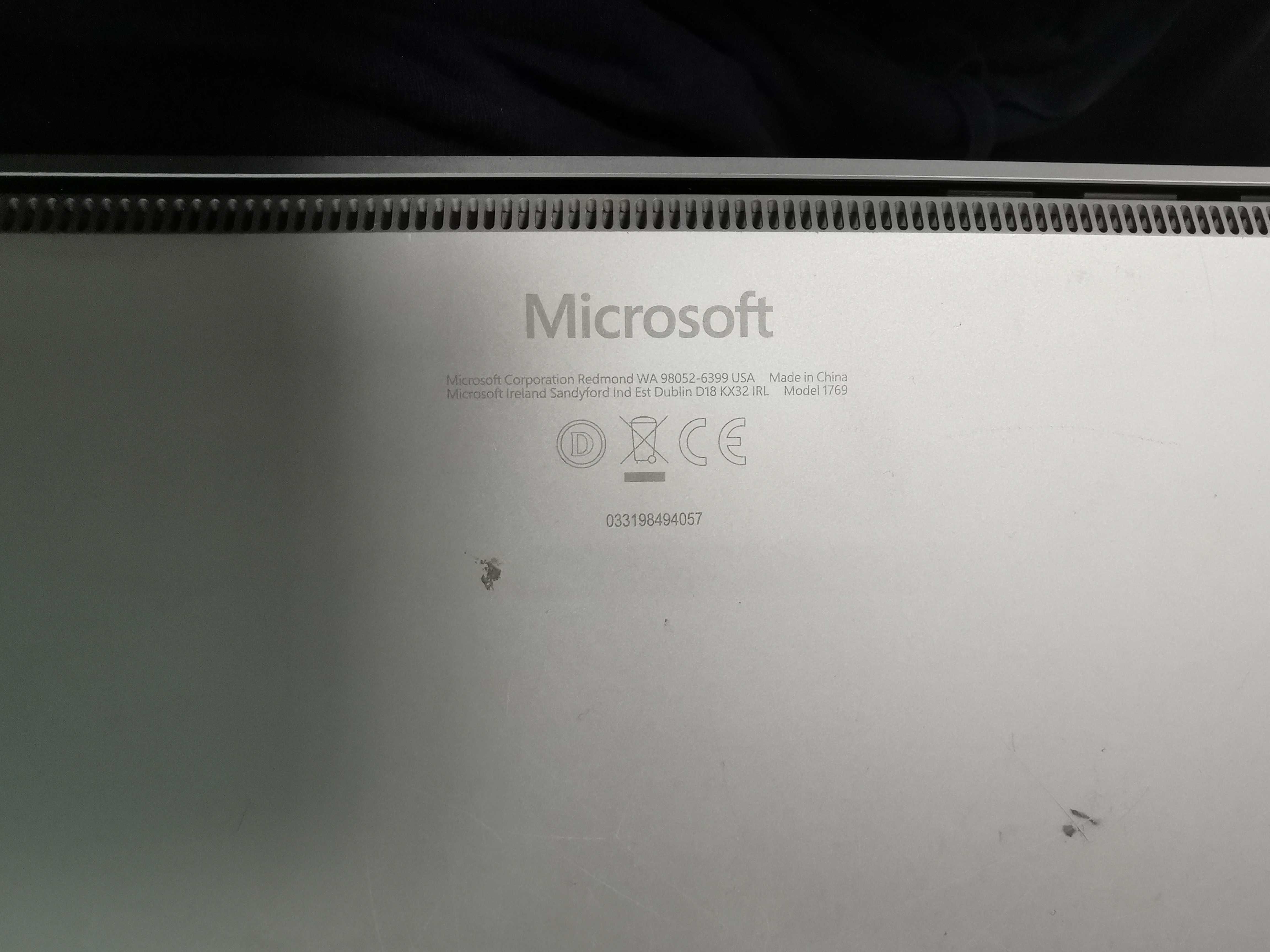 Microsoft Surface Laptop 2 i5 8350u ssd 256gb display 2K touch m1769