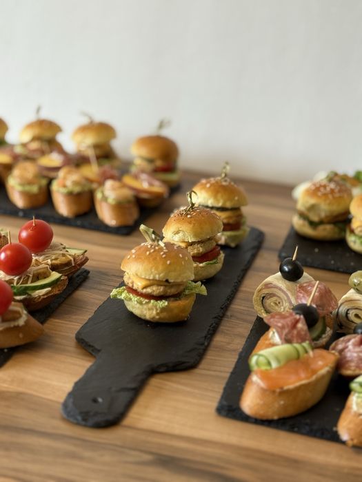 Platouri evenimente – aperitive & finger food Slatina si împrejurimi