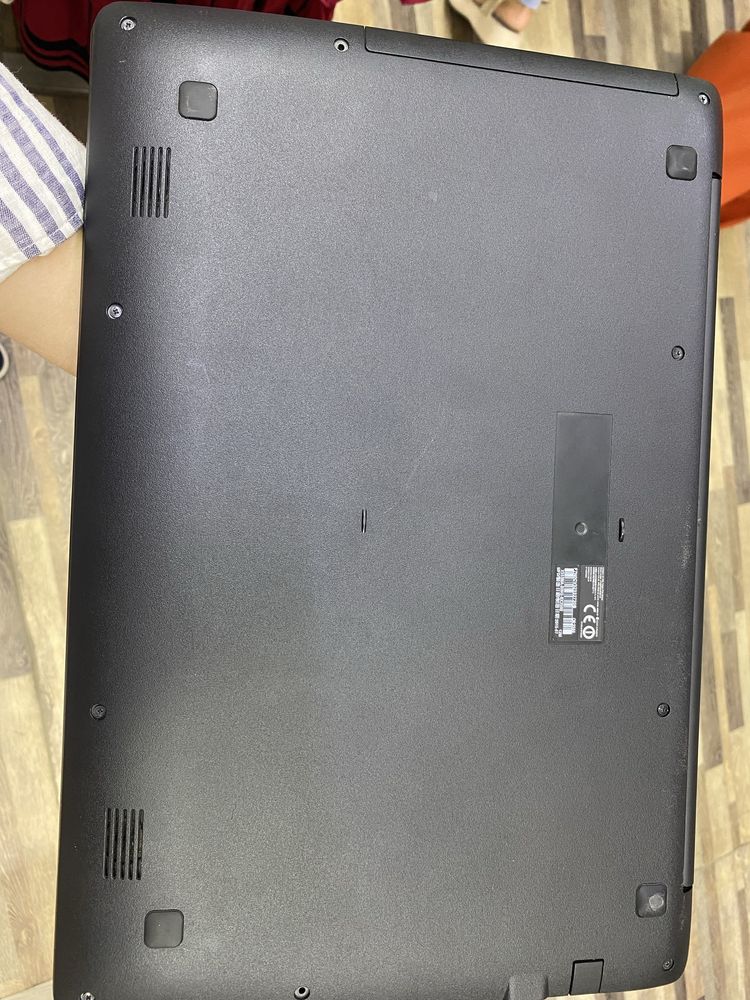 ASUS X553MA nout
