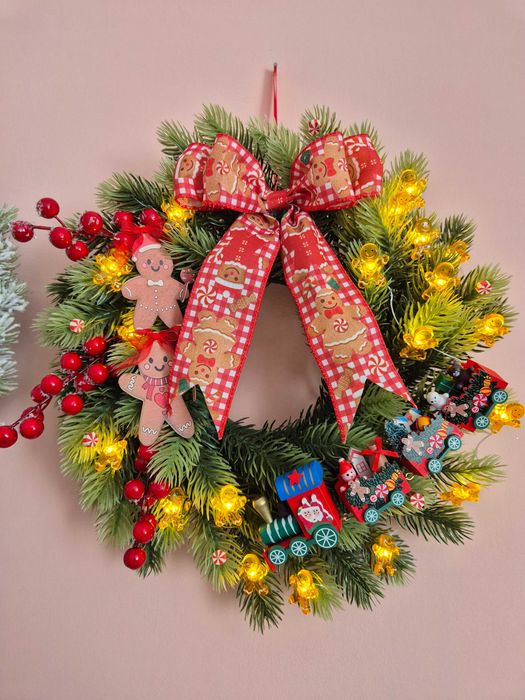 Коледни гноми и коледни венци