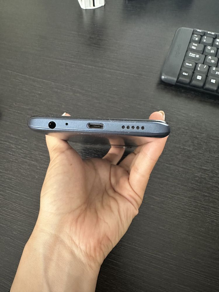 Tecno Spark 8C сотовый телефон