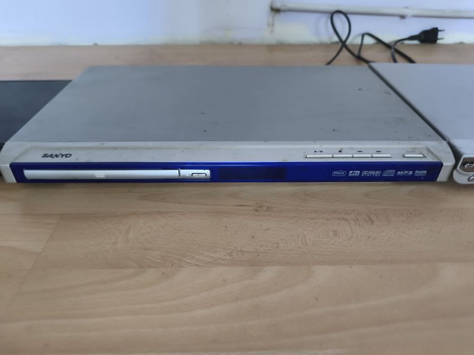 Dvd player 3 bucăți 40lei toate