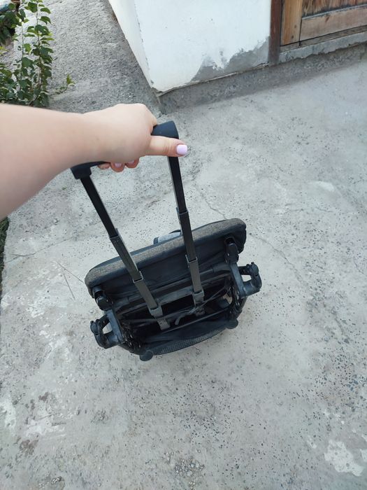 Продается б/у коляска прогулочная