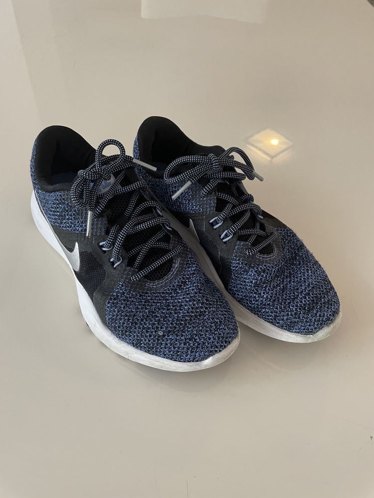 Маратонки Nike Flex TR8