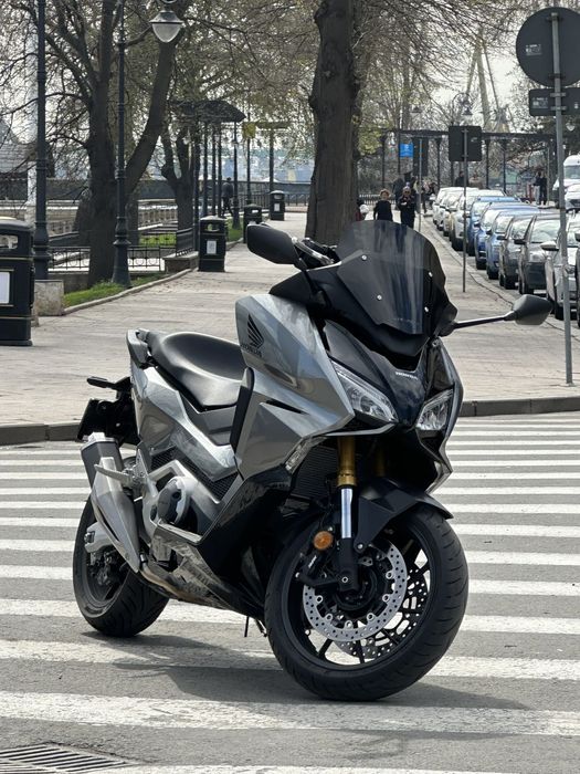 Honda Forza 750 Primul proprietar