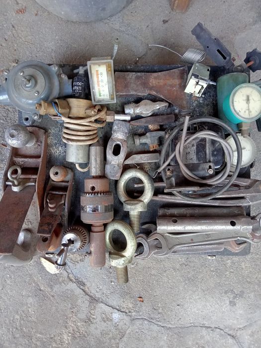 Р а з н о е        .