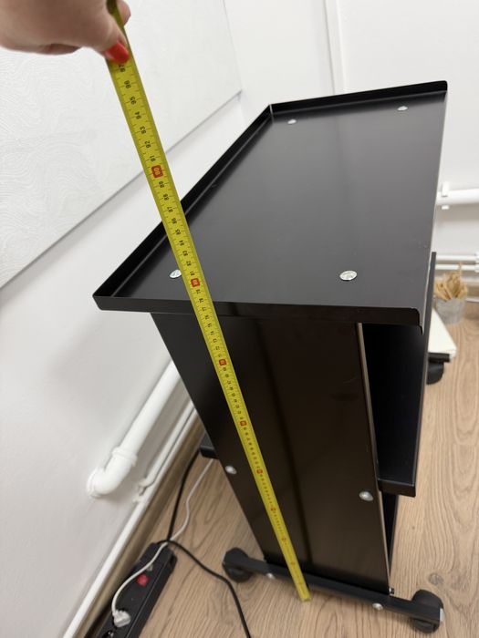 Vând ucenic cosmetica/ coafură