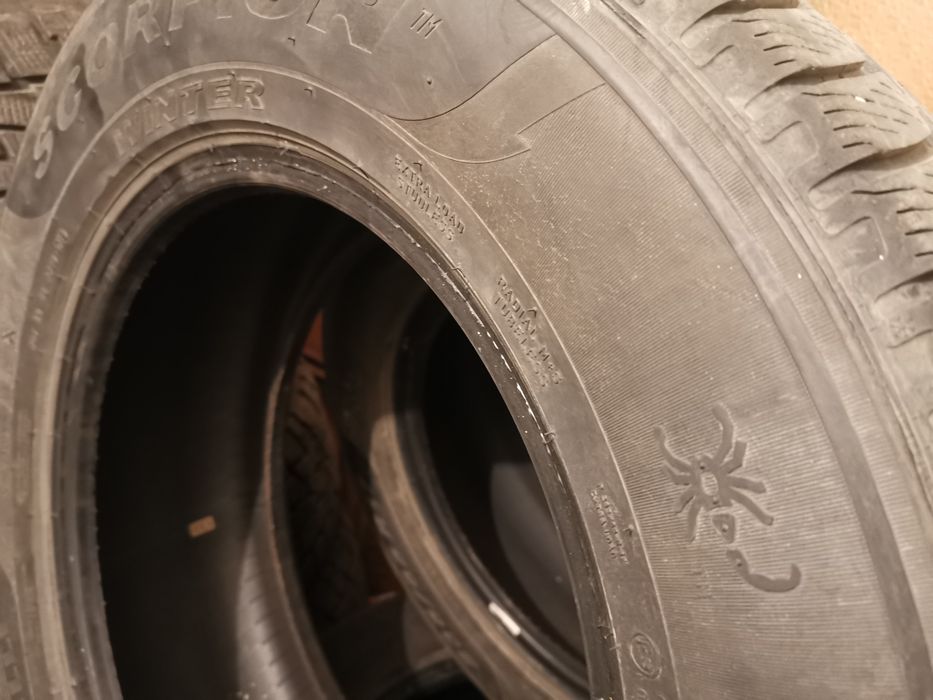 Зимни гуми 235/65/17 Pirelli, Semperit