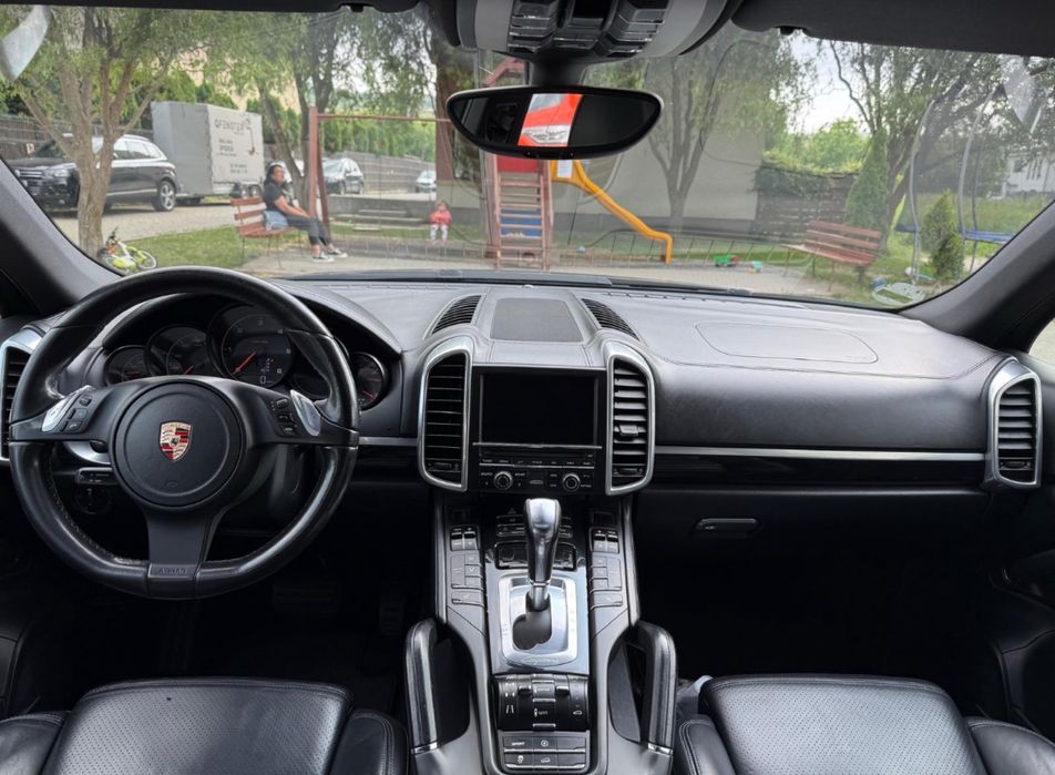 Porsche Cayenne 3.0d  15.700 eur (13.000  eur + 21%TVA deductibil