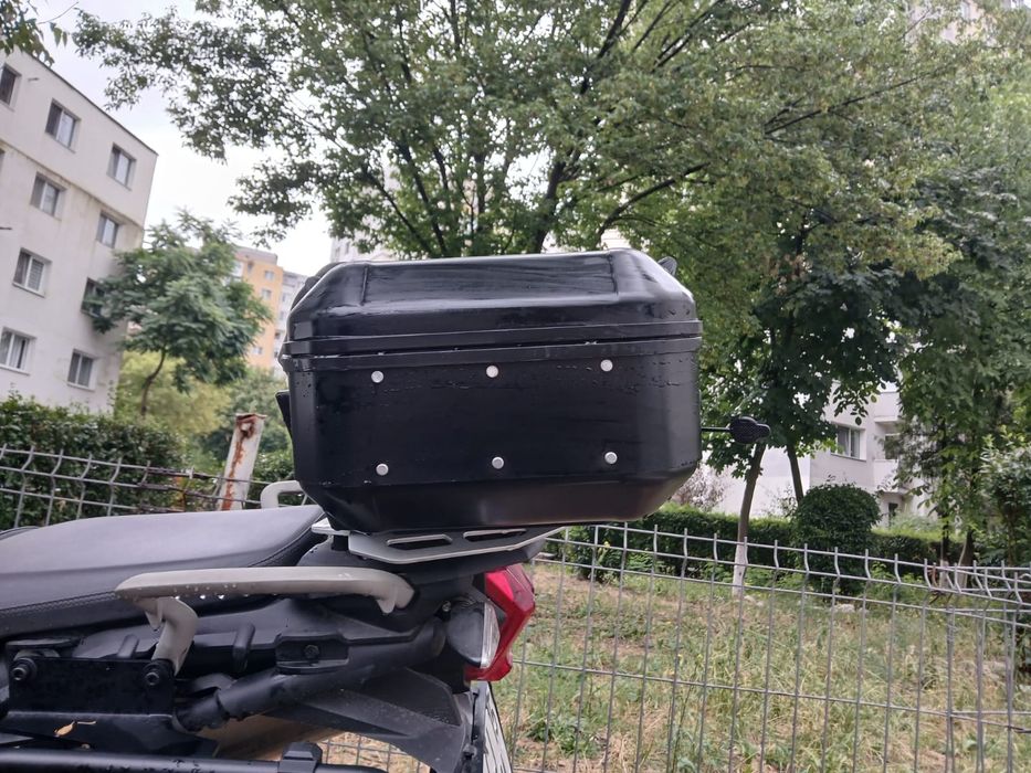 Vând, tank rucsac ,cutie , top case GIVI