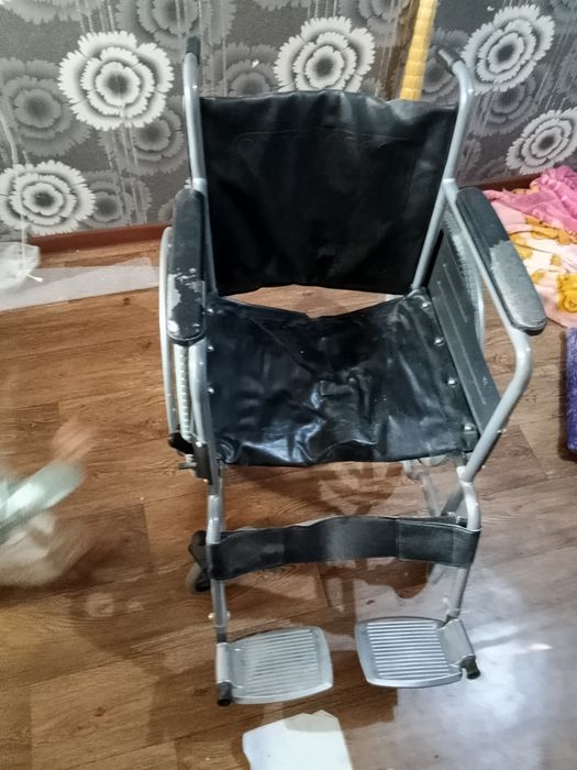 Инвалидни коляска