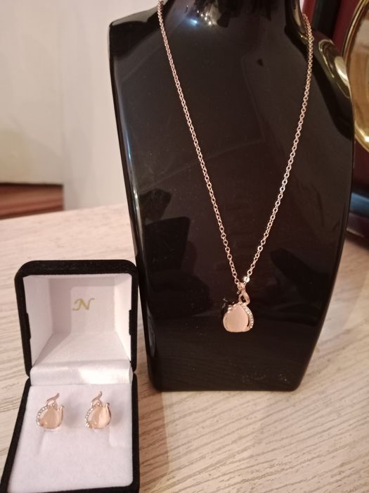 Продам новую бижутерию всё оптом цепочка кулон сережки 2 кольца