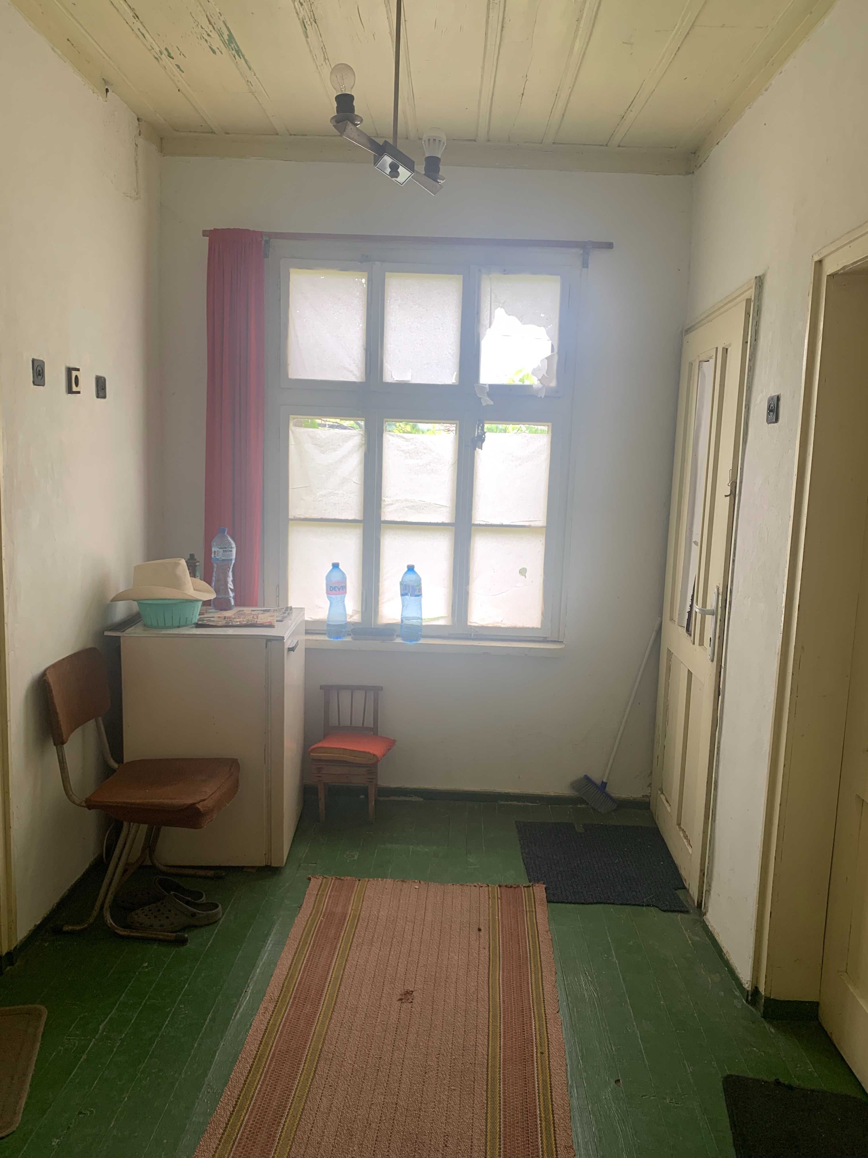 ДВЕ КЪЩИ с двор в центъра на кв. Сушица