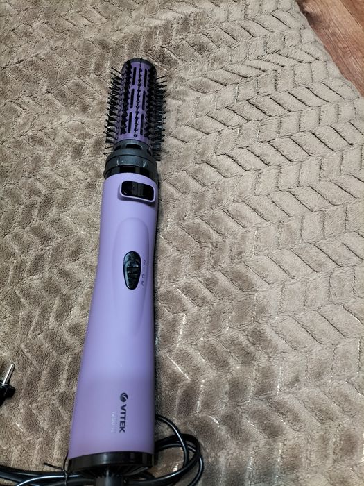 Продам  фен плойку новую в коробке с гарантией.