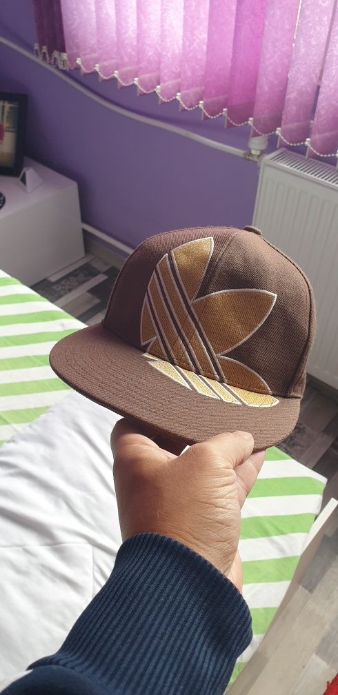 Оригинална шапка на Adidas