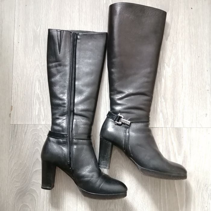 Женские зимние сапоги