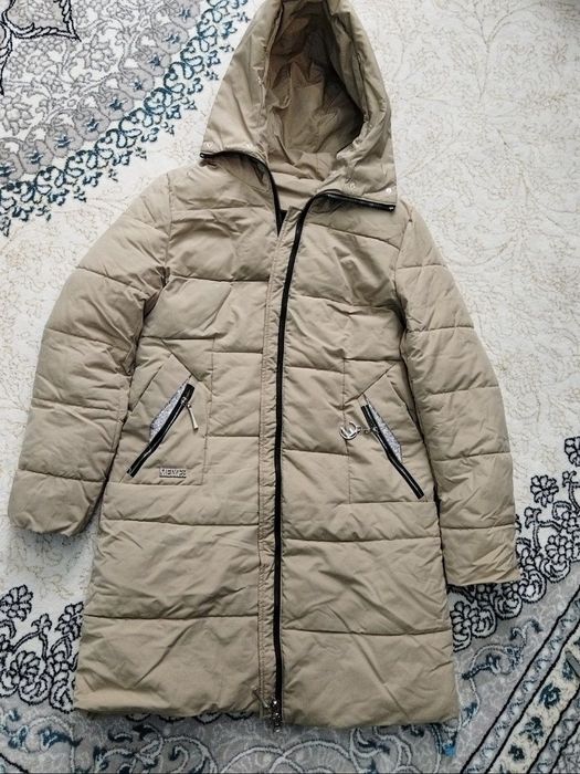 куртка женский,сотилади.