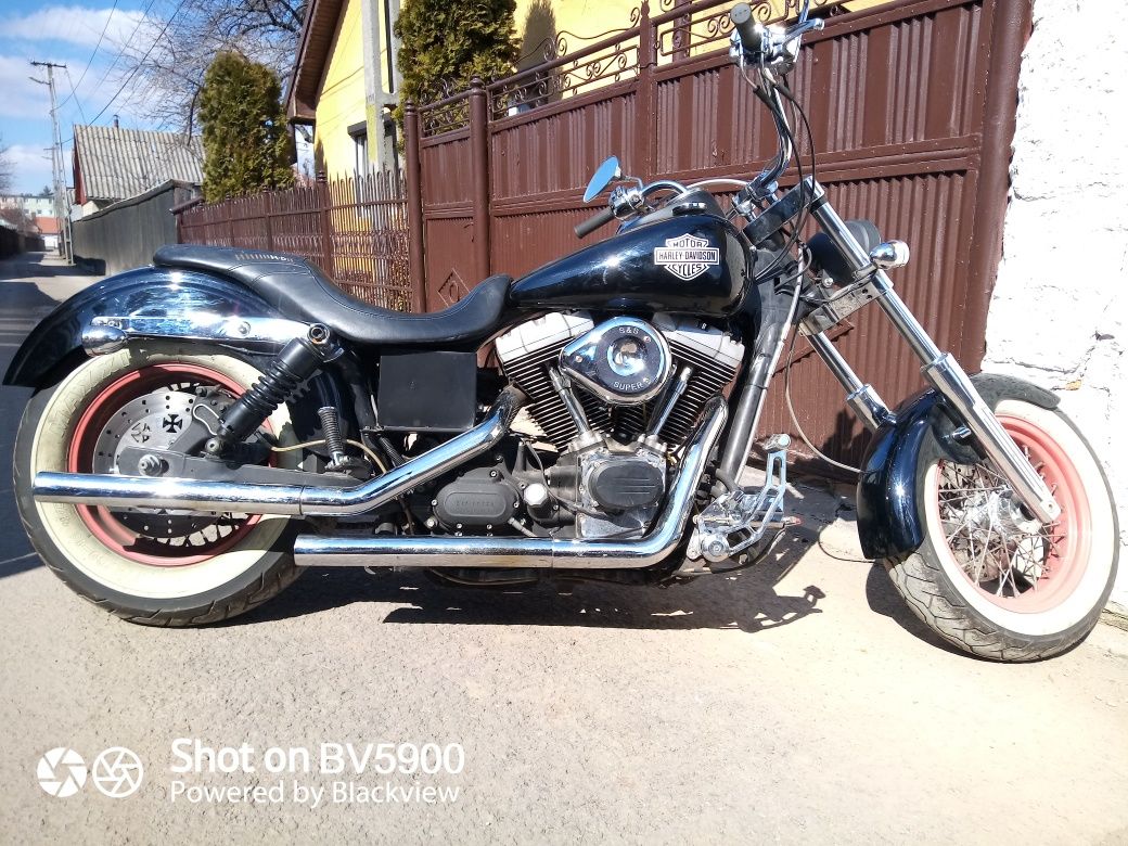 Motocicleta Harley Davidson Street Bob Custom 2006