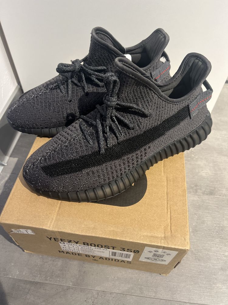 YEEZY Boost 350 V2 Reflectiv Black Poze Reale