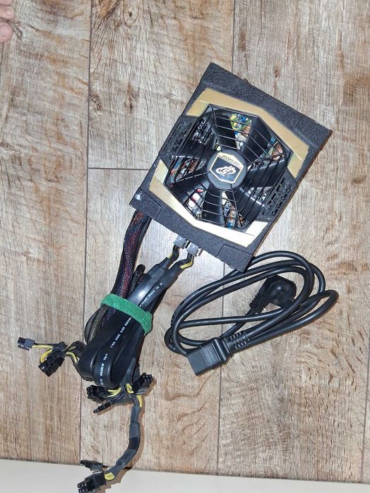 Захранване FSP Aurum pro series 1200W
