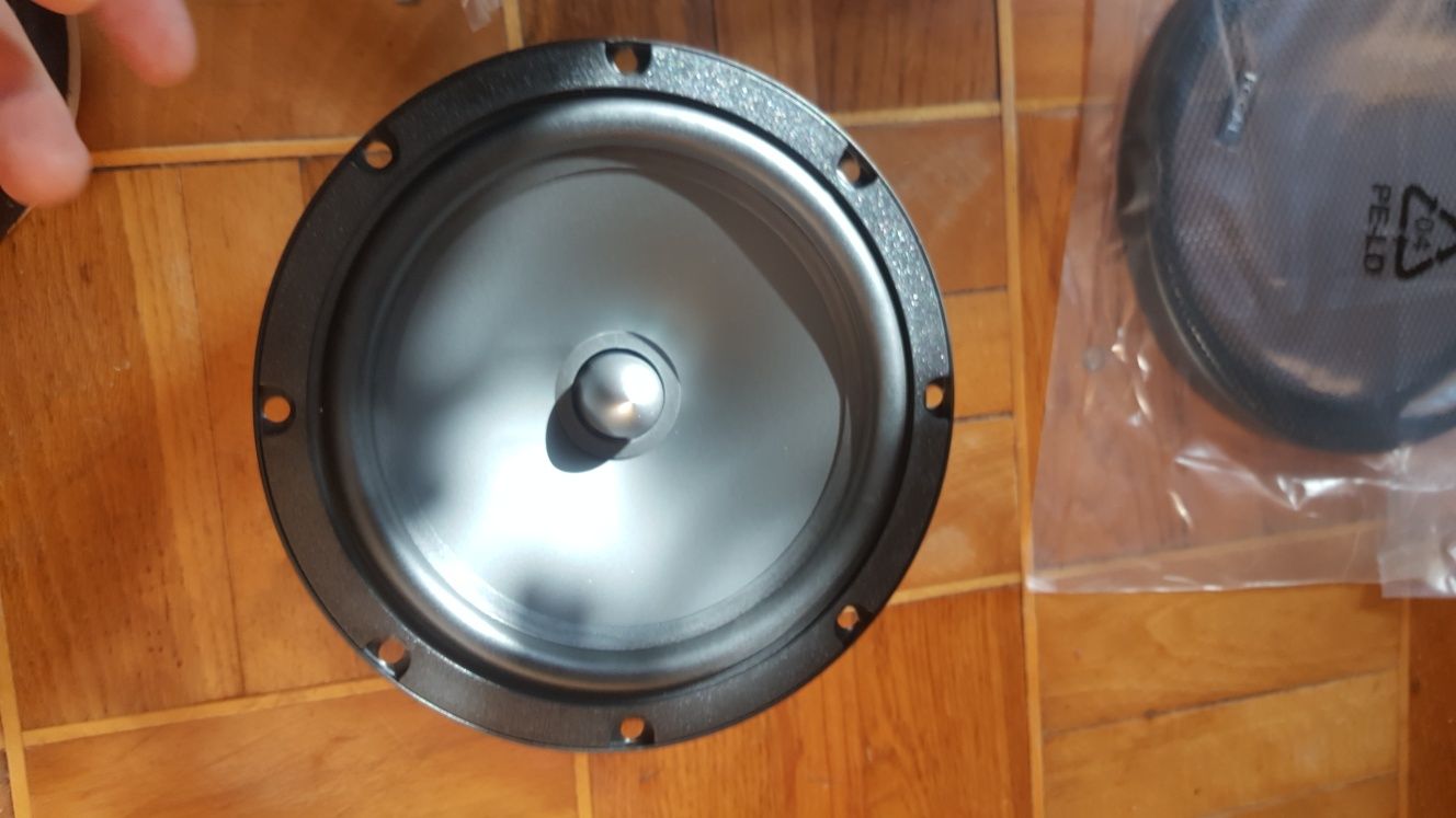 Авто колонки FOCAL Франция  120 w  110 w   91,5 db  16.5 диам