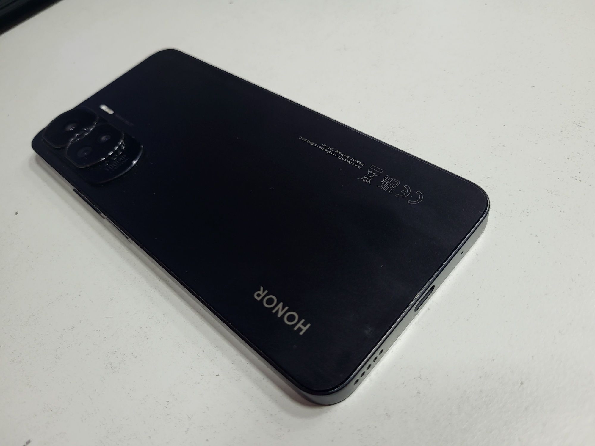 Honor 90 Lite este impecabil ca Nou