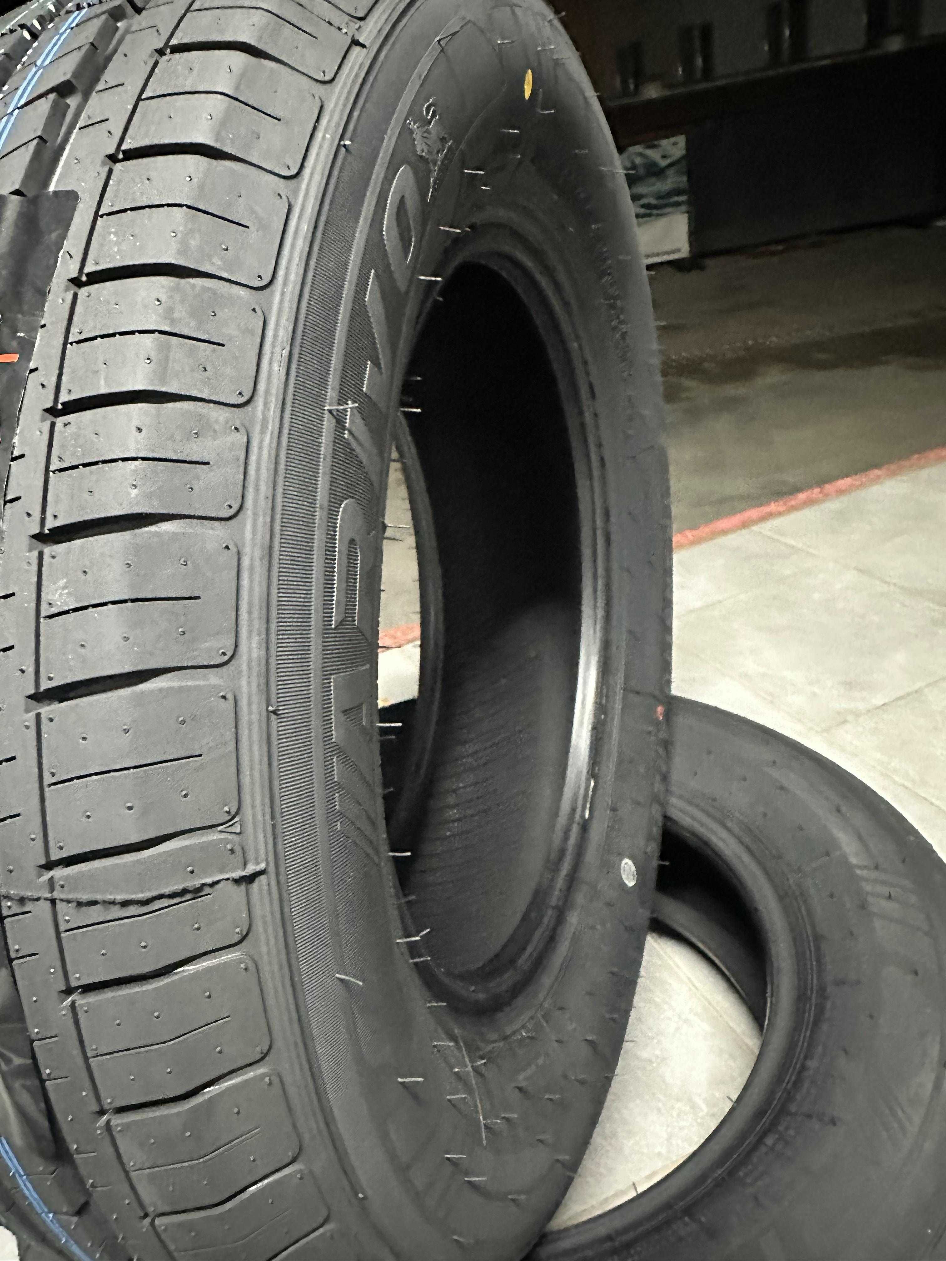 Нови Летни Бусови Гуми Arivo Transito 215/65R15C 104/102R Нов Doт