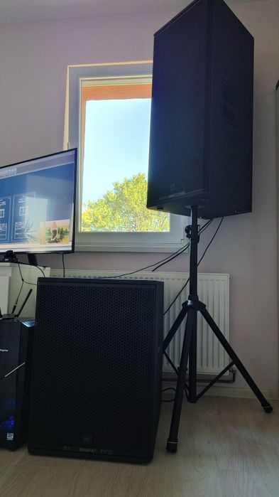 Închiriez sistem sonorizare 6400W RMS și consolă DJ pentru evenimente