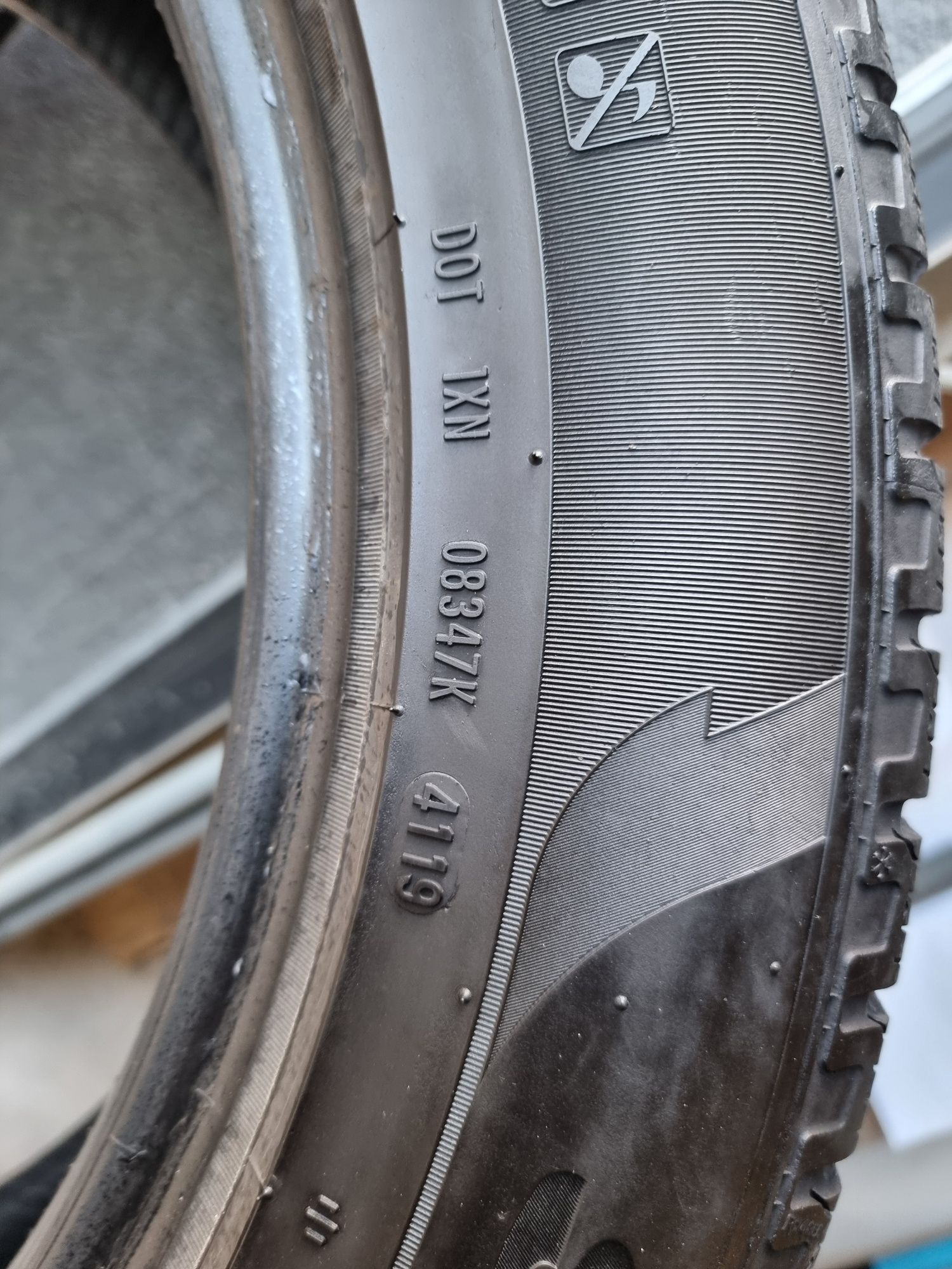 2 броя 235/55/19 гуми PIRELLI Scorpion Winter 4119 5 мм грайфер