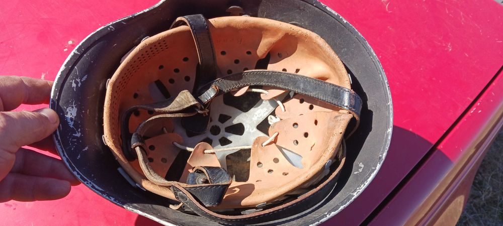 немска алуминиева пожарникарска каска М42 фосфоресираща